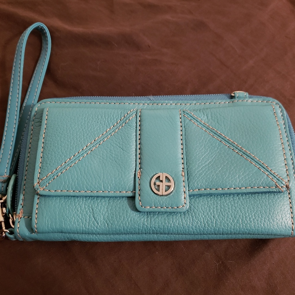 Gianni Bernini Wristlet EUC